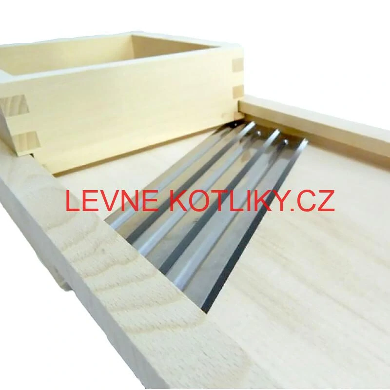 Ruční dřevěný kráječ zelí 3 nože 66 x 24 cm (střední)