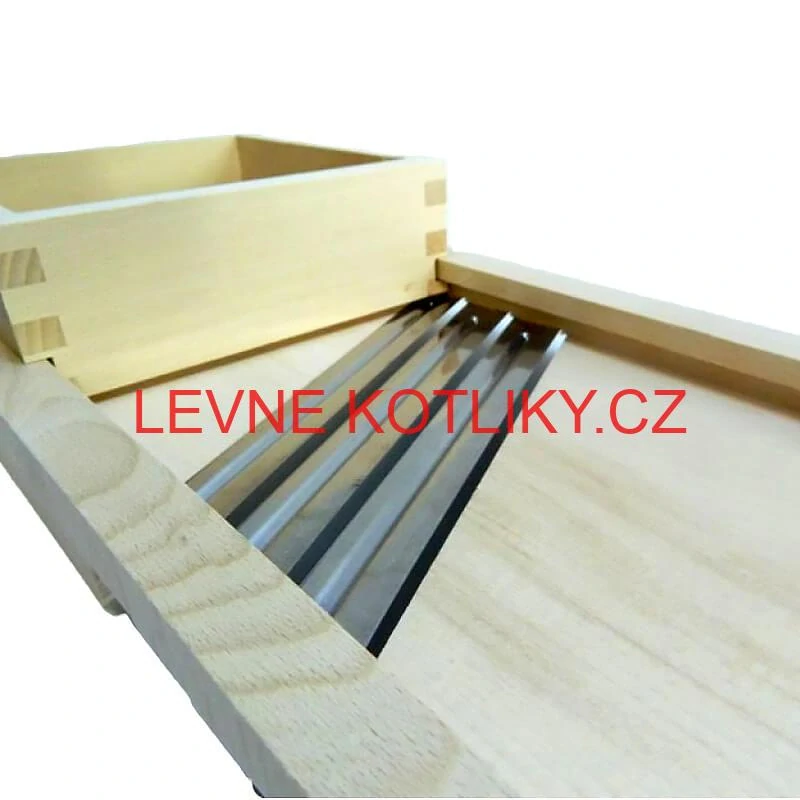 Ruční dřevěný kráječ zelí 3 nože 66 x 24 cm (střední)