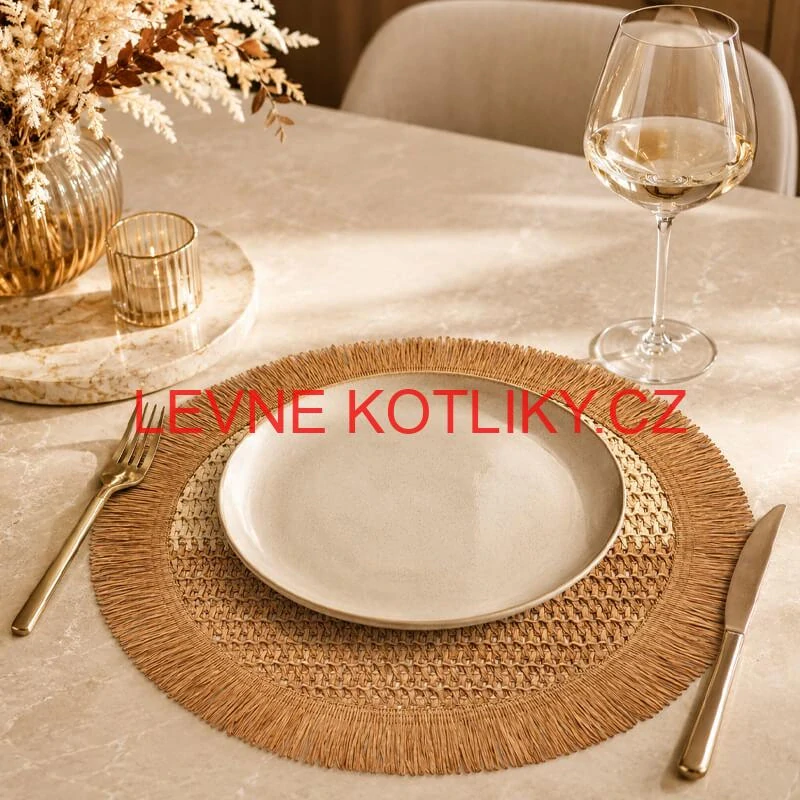 Kulatá přírodní podložka pod talíř se třásněmi 37 cm