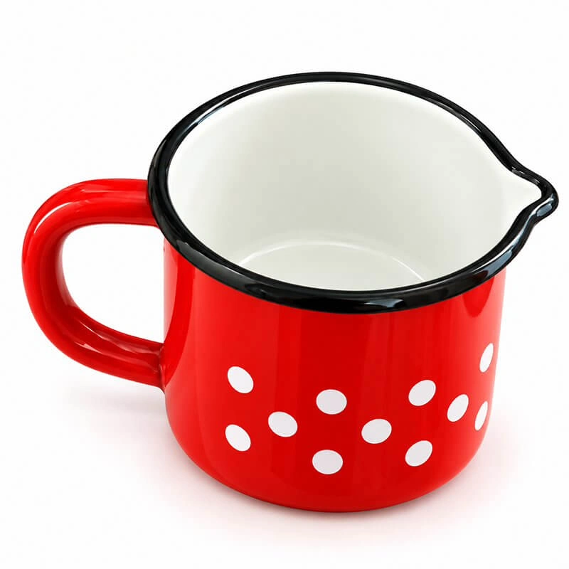 Smaltovaný hrnek červený s bílými puntíky 0,6 l